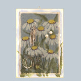 Classic Earring Holder - Daisies